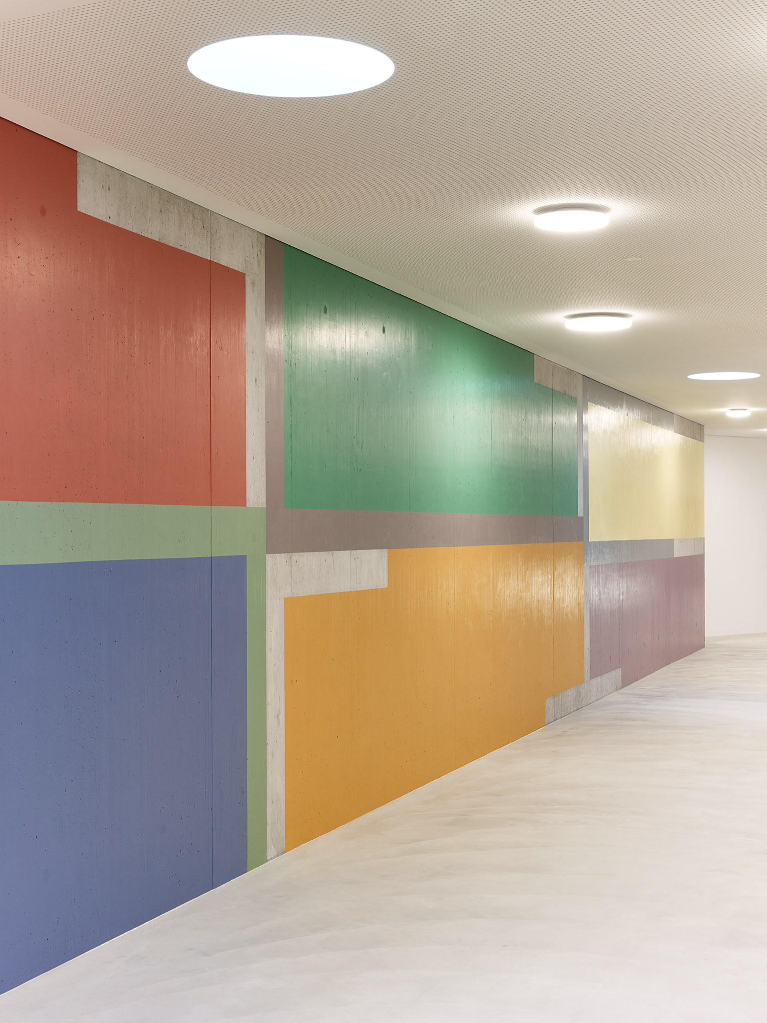 Meletta Strebel Architekten, Schulhaus Rotweg, Wädenswil: Wandbemalung Jean Pfaff